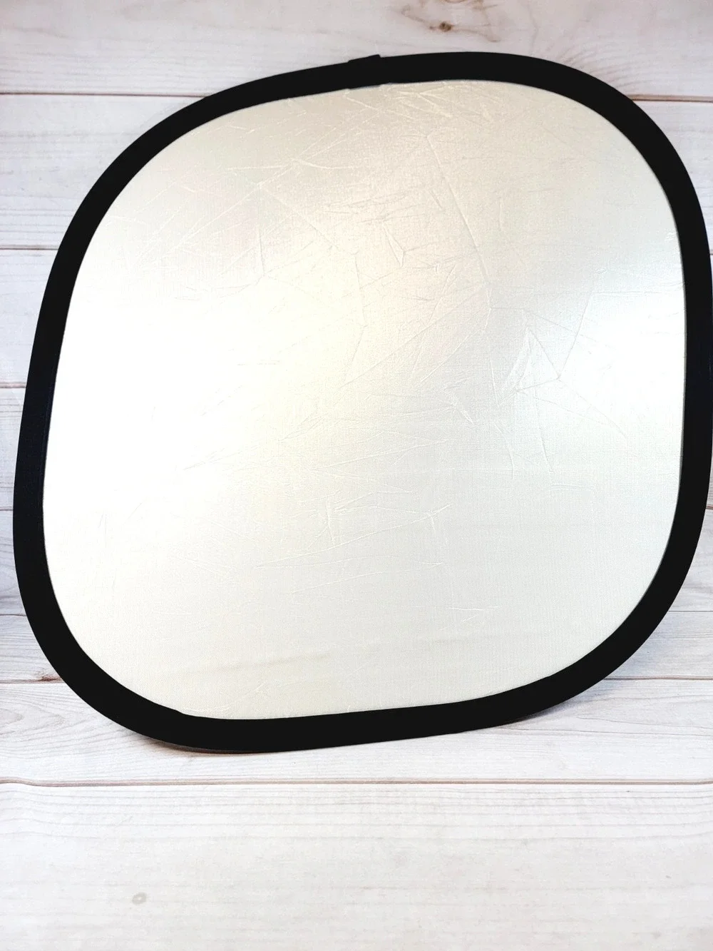 Westcott Illuminator- 30” Sunlight/White Reflector & Silver / Gold